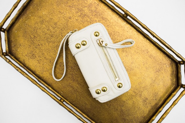 What's In Her Bag: Kelly Rutherford (4)