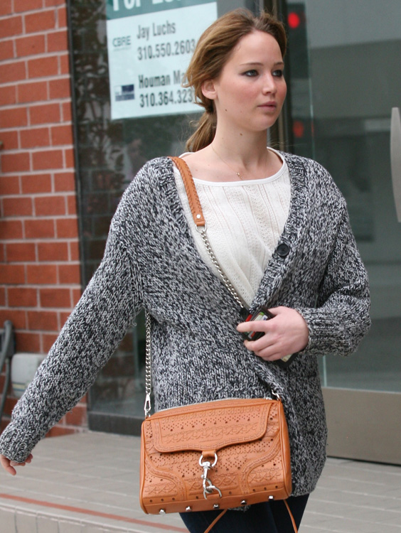 Jennifer Lawrence Can't Get Enough of This Versatile Crossbody Bag