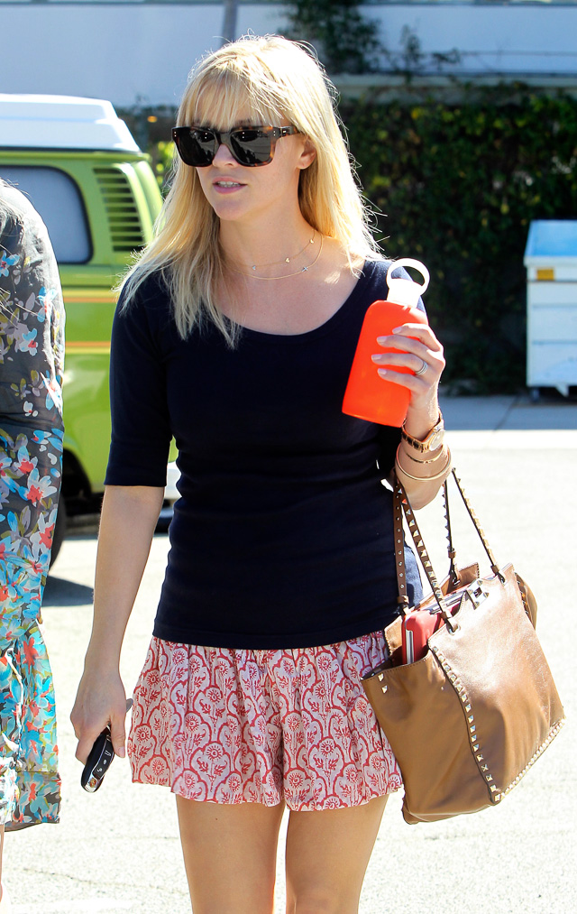 bagfetishperson: Reese Witherspoon and Louis Vuitton W bag