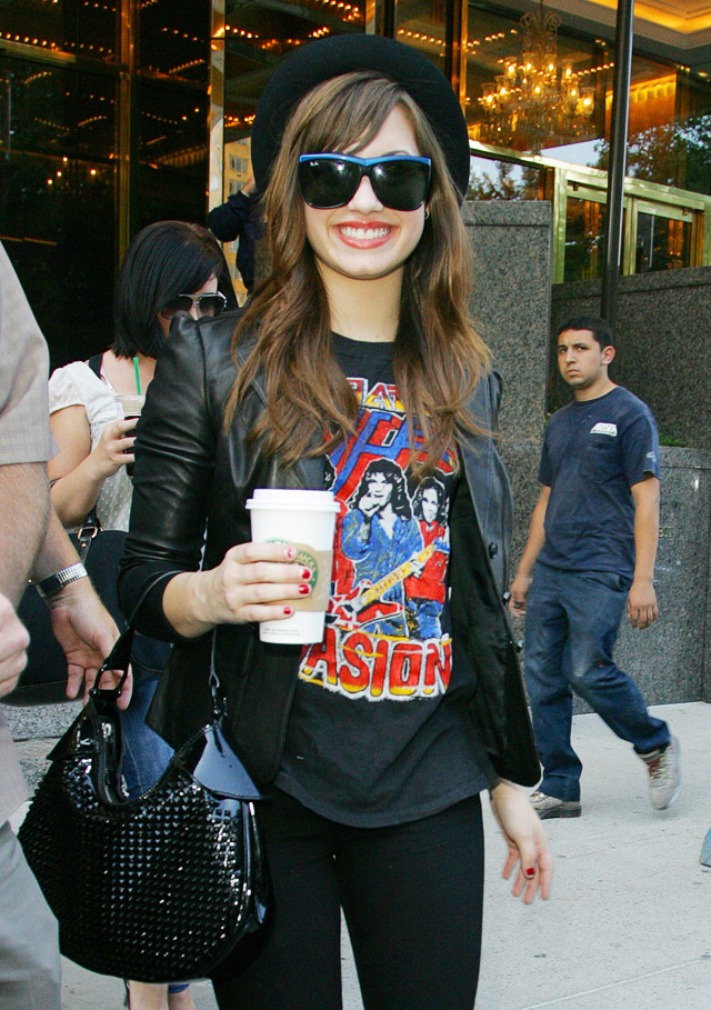 Demi Lovato shopping with her Louis Vuitton Berkeley Bag