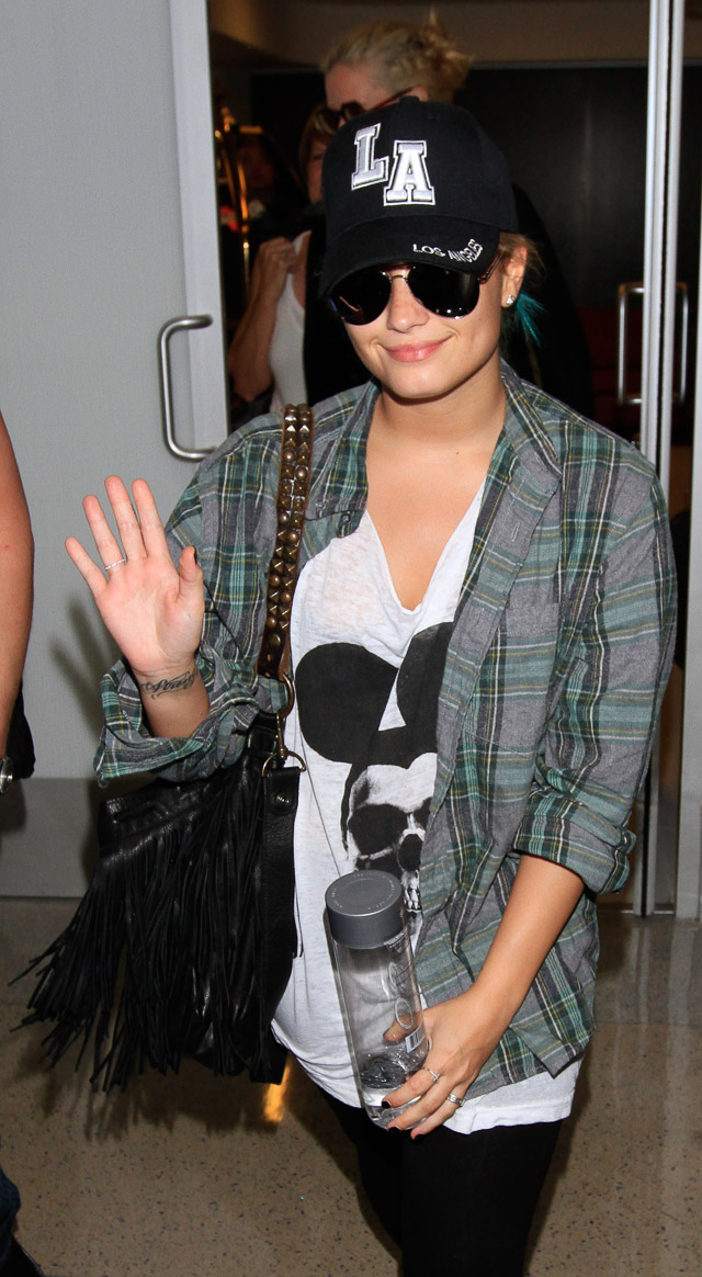 The Many Bags of Demi Lovato - PurseBlog