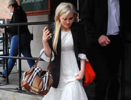Abigail Breslin carries a Burberry Canterbury Shoulder Bag in NYC (5)