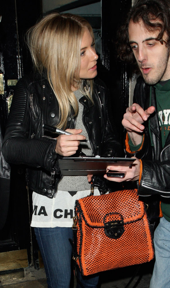 The Many Bags of Sienna Miller (27)