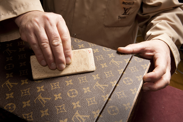 Passion For Luxury : Louis Vuitton Opens First In-Store Atelier in NYC