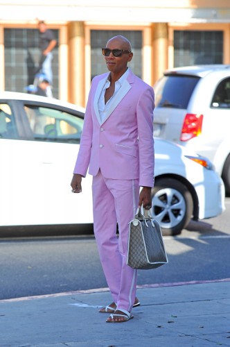 RuPaul carries a Gucci logo tote bag in Beverly Hills (4)