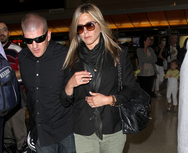 The Many Bags of Jennifer Aniston - PurseBlog