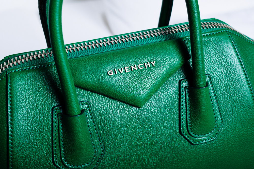 What's In Elyse Walker's Bag (3)