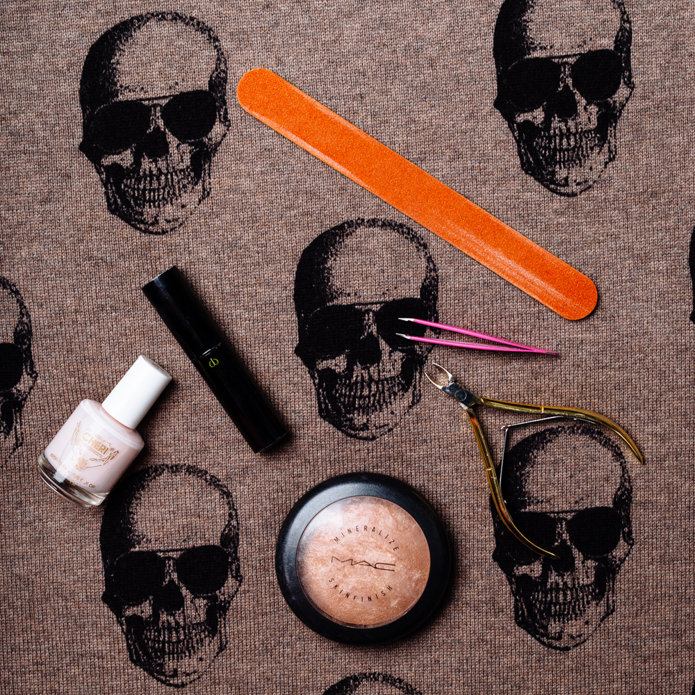What's In Elyse Walker's Bag (7)