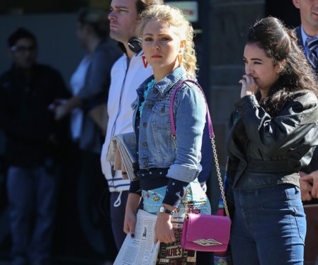 AnnaSophia Robb carries a pink Diane von Furstenberg bag on set of "The Carrie Diaries". (5)