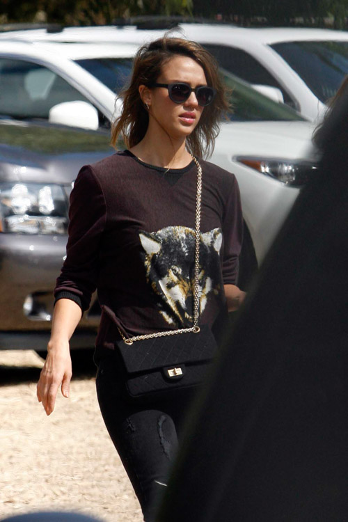 Alba Goes Chanel alba goes pumpkin picking with a chanel bag Alba Goes Chanel alba goes pumpkin picking with a chanel bag