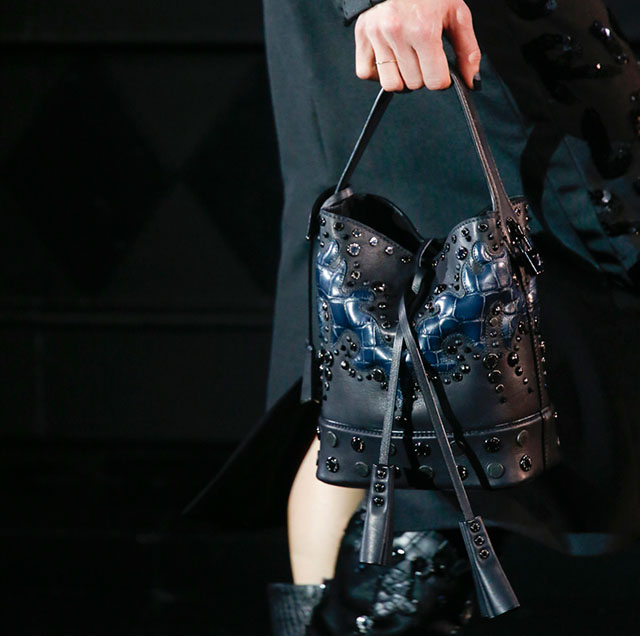 Marc Jacobs’ Last Show at Louis Vuitton was an All Black Swan Song - PurseBlog
