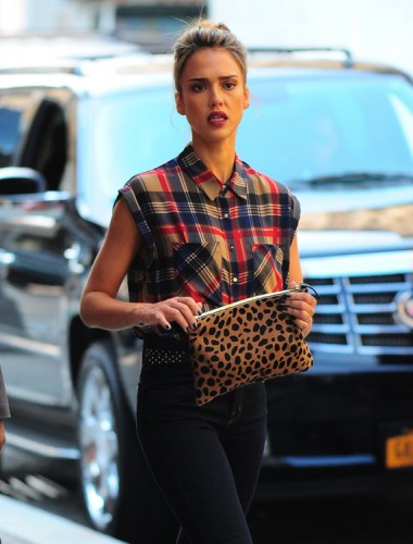 The Many Bags of Jessica Alba, Part Two (4)