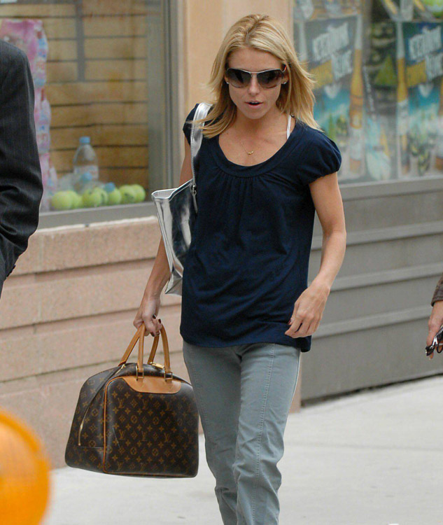 The Many Bags of Kelly Ripa - PurseBlog