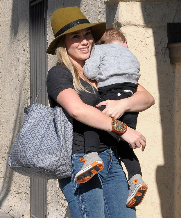 Hilary Duff Uses Goyard as a Baby Bag - PurseBlog