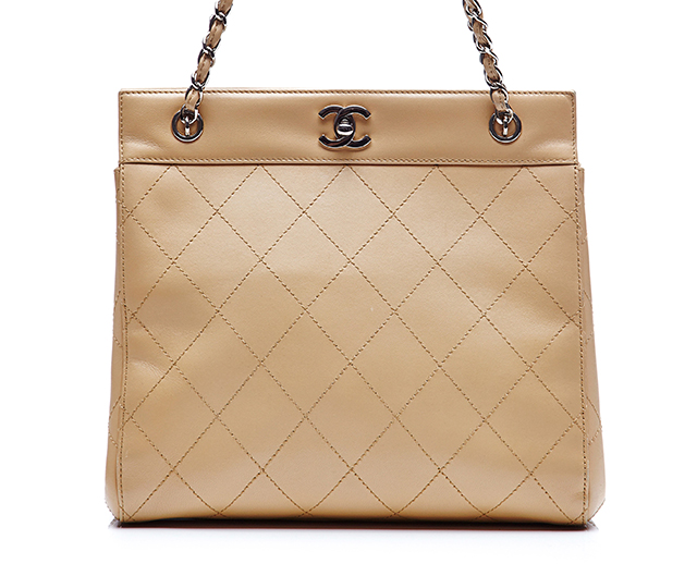 Moda Operandi Unleashes a Boatload of Vintage Chanel Bags on an  Unsuspecting Populace - PurseBlog