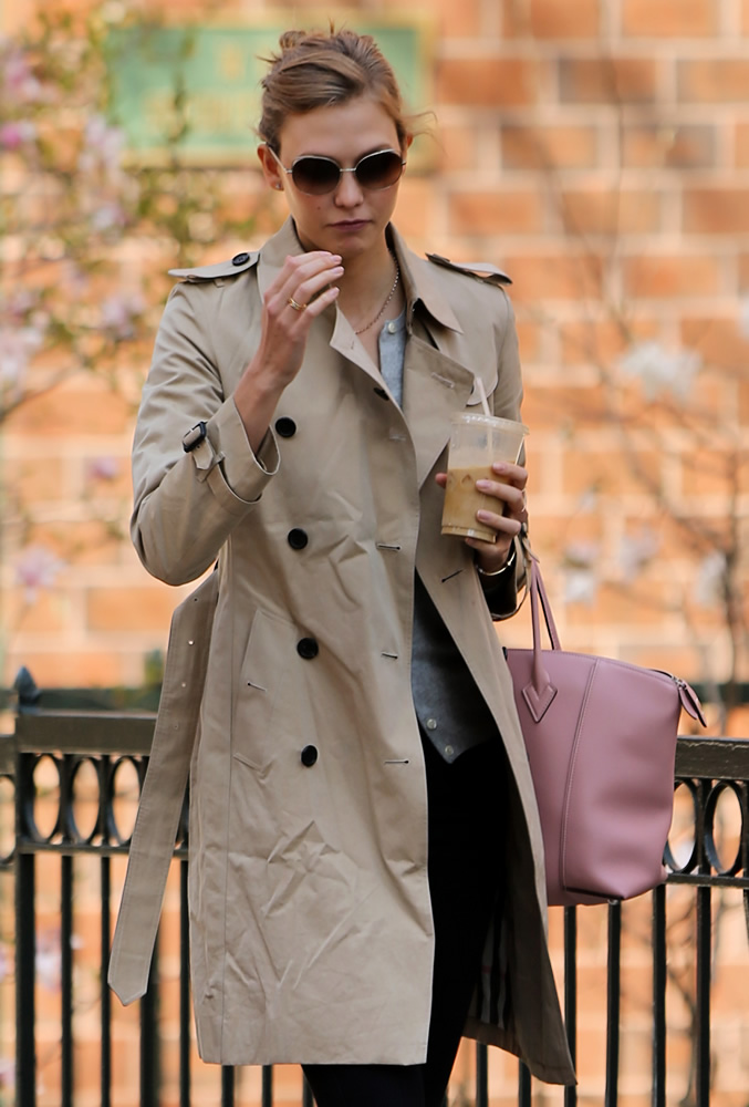 Karlie Kloss Among the First To Carry the New Louis Vuitton Soft Lockit