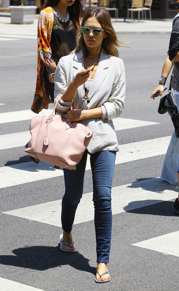 Jessica Alba's Louis Vuitton W Bag March 2017