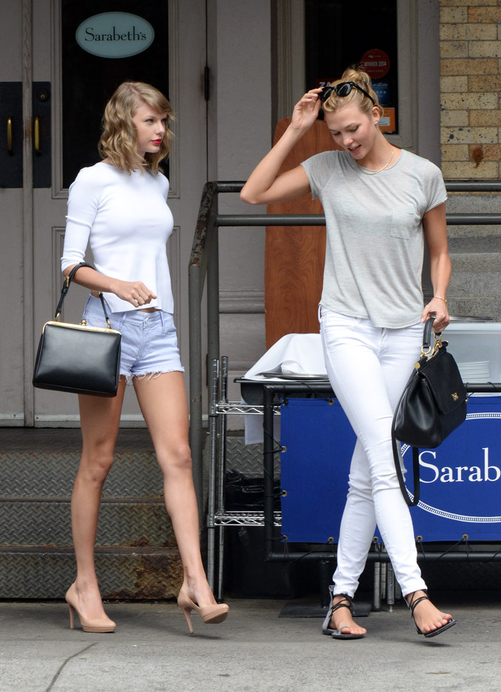 Taylor Swift and Karlie Kloss Hang Out with Their Dolce & Gabbana Bags -  PurseBlog