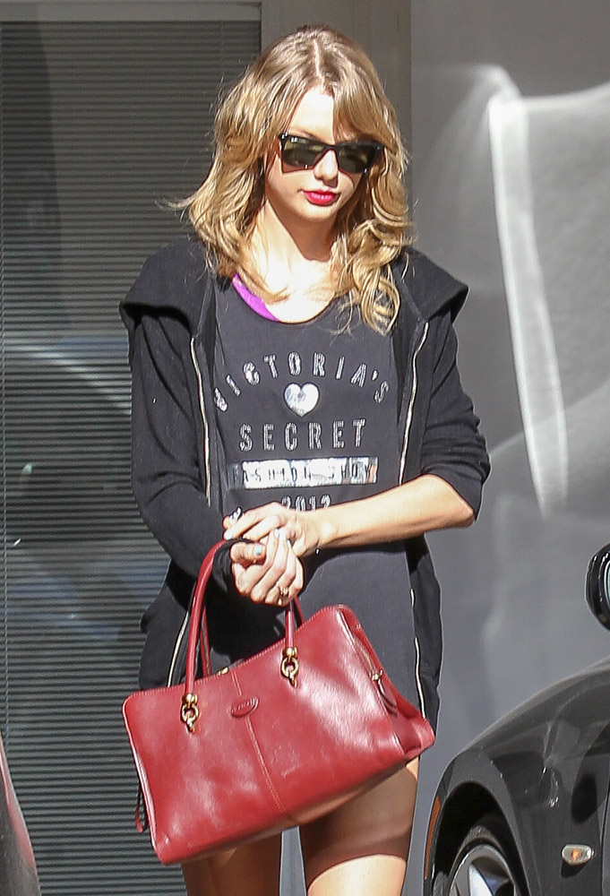 The Handbags of Taylor Swift and Travis Kelce - PurseBlog