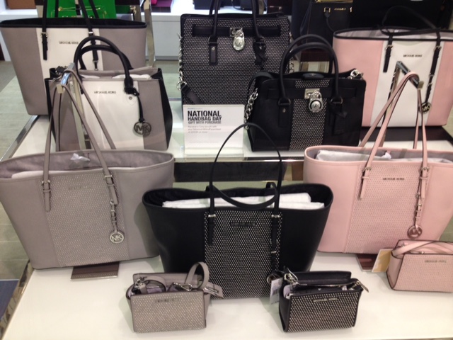 Check Out the Photo Booth from Our National Handbag Party at Bloomingdale’s! - PurseBlog