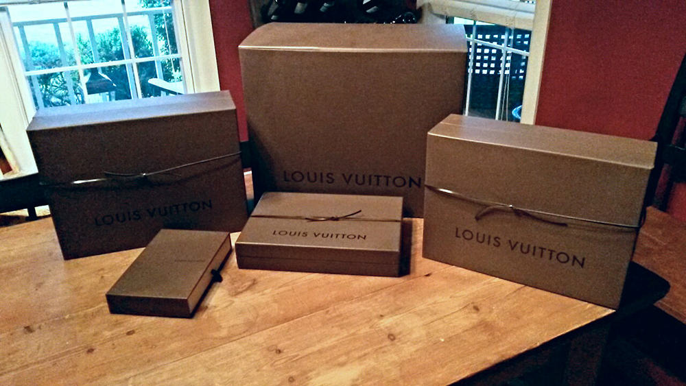 Lot of packaging, including: Vuitton box, a Lancel box, …