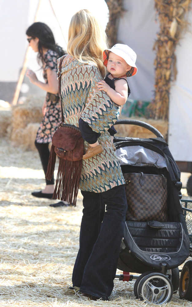 Rachel Zoe Picks Pumpkins with Her Kids and a Gucci Bag - PurseBlog