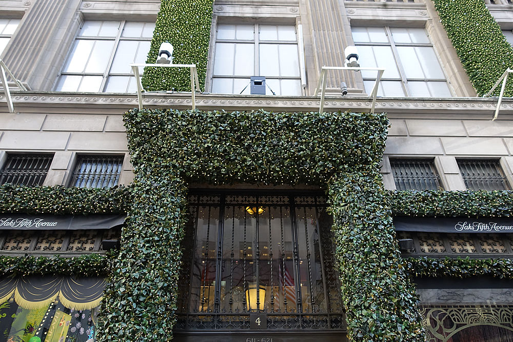 Saks Shopping