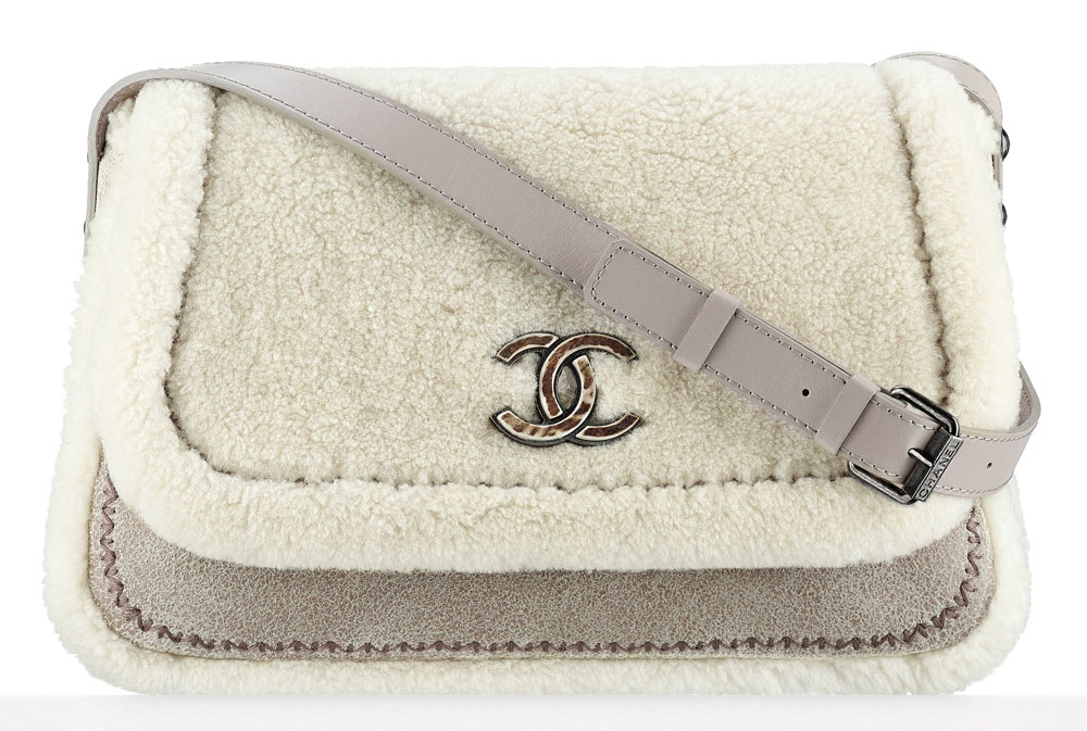 Chanel-Shearling-Messenger-Bag-4000