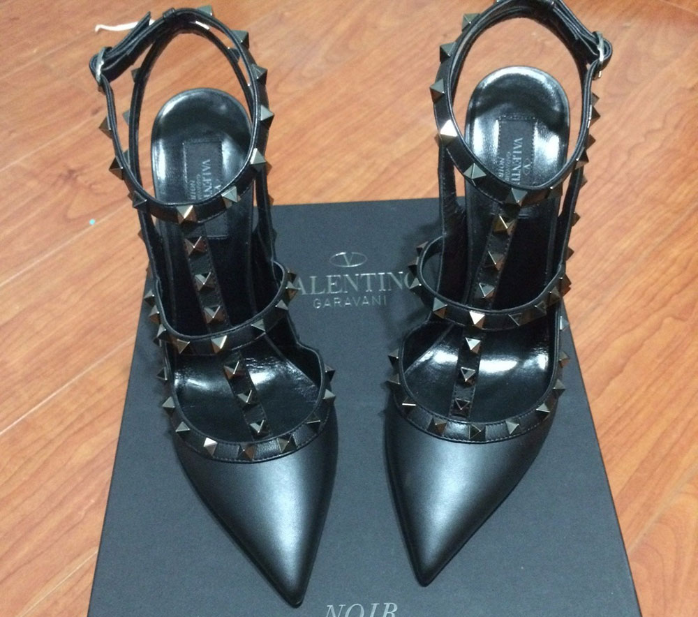 Valentino-Rockstud-Noir-Pumps