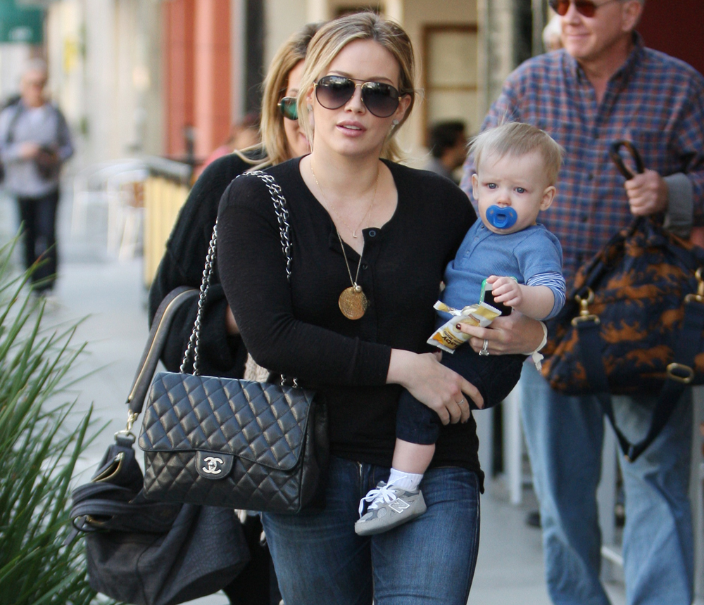 35 Pics That Illustrate Hilary Duff's Seemingly Endless Love for Chanel  Bags - PurseBlog