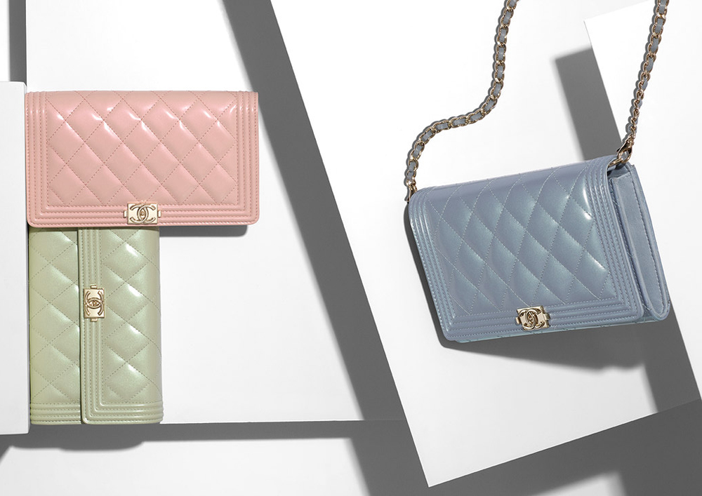 Chanel's Spring 2016 Pre-Collection Accessories Include New WOCs and Phone  Cases - PurseBlog