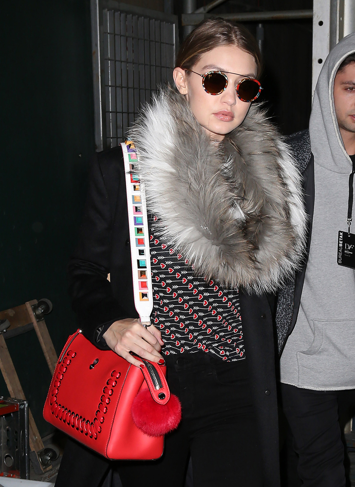 Gigi hadid YSL Bag  Fashion, Fashion handbags, Trendy outfits