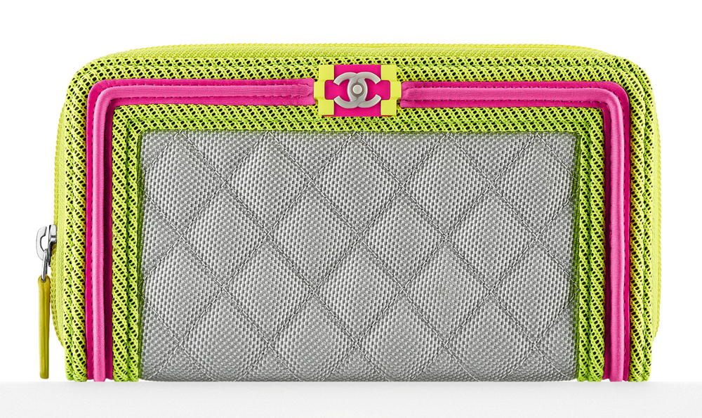 Chanel's Spring 2016 Pre-Collection Accessories Include New WOCs