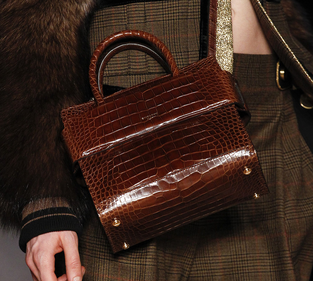 Givenchy Gave Us a Better Look at Its Big New Bag on Its Fall 2016
