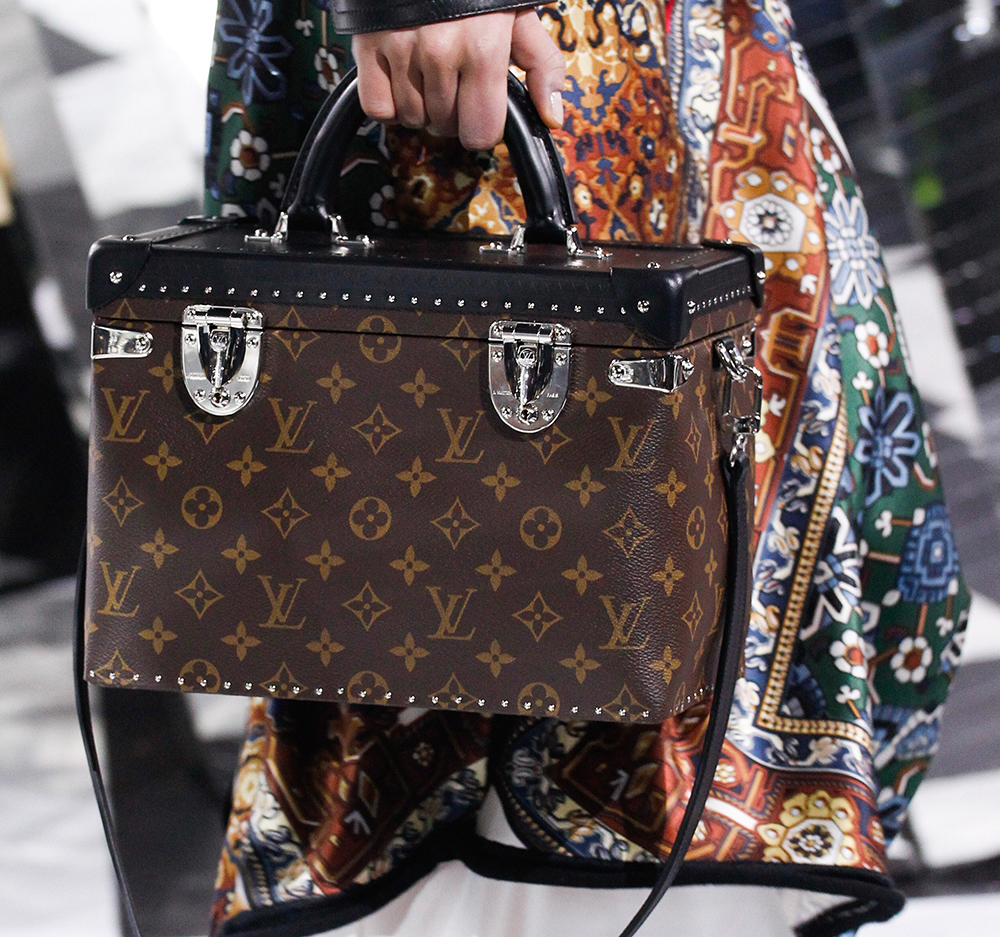 Louis Vuitton&#39;s Fall 2016 Bags Introduced New Shapes and Prints - PurseBlog