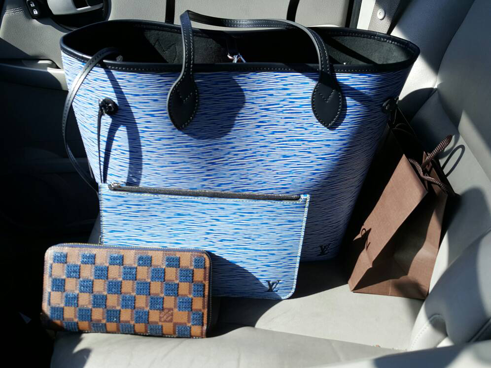 tPF Member: Camaro Chic, Bag: Louis Vuitton Epi Leather Neverfull, Shop: $2,150 via Louis Vuitton