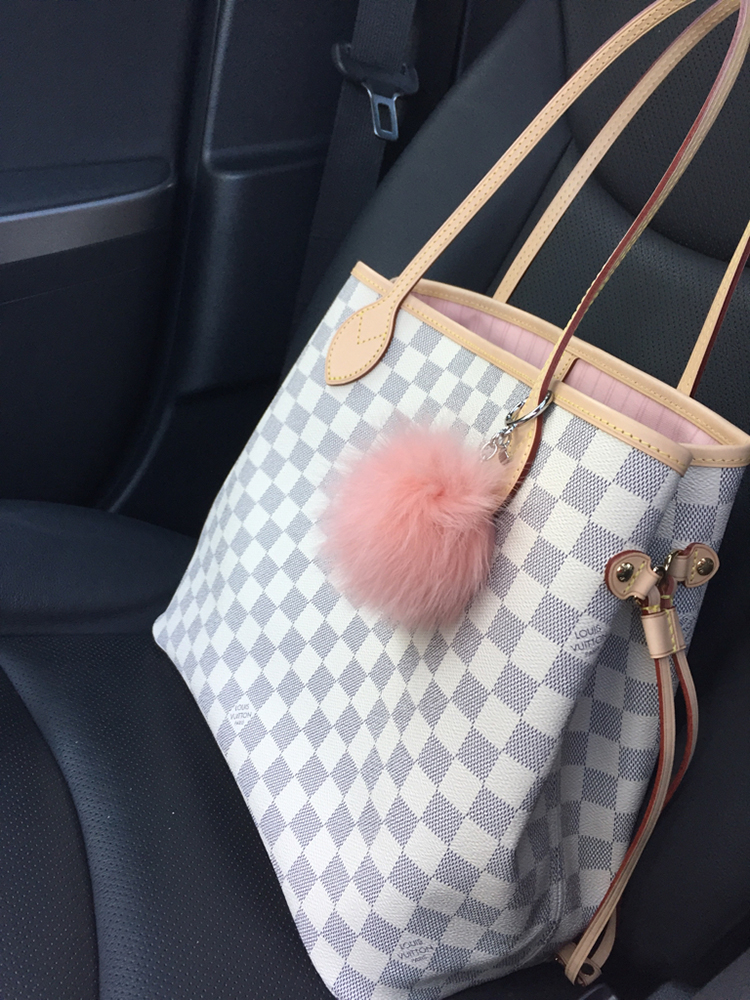 tPF Member: Paula3boys, Bag: Louis Vuitton NeverFull, Shop: Similar styles via Louis Vuitton