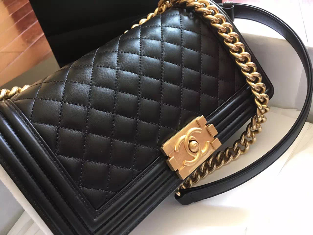 tPf Member: Snowing May Bag: Chanel Boy Flap Bag