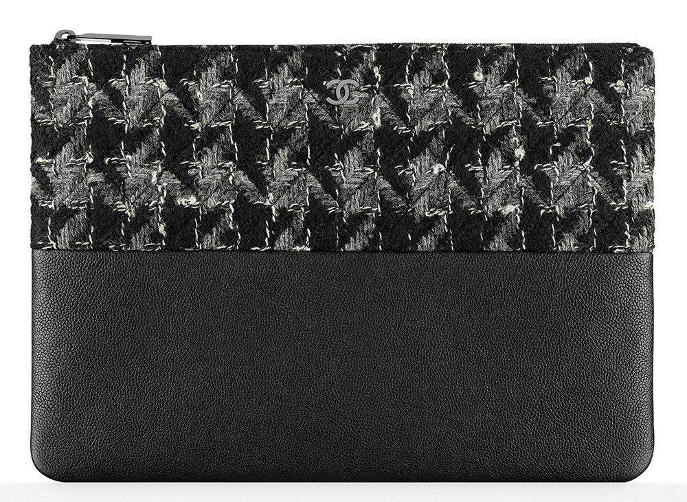 Chanel-Tweed-and-Leather-Pouch-675