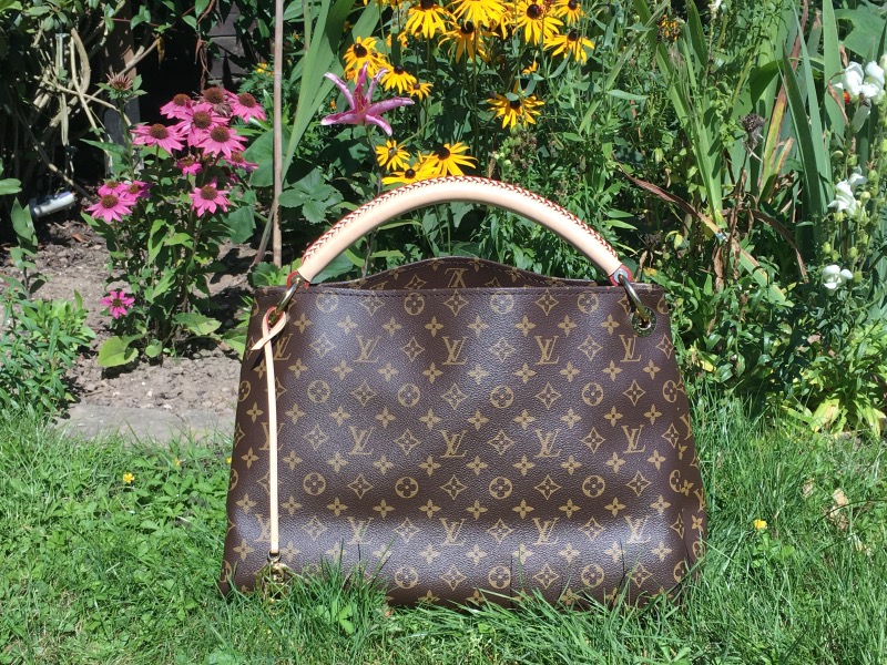 In Praise of Louis Vuitton's Epi Leather Bags and Accessories - PurseBlog