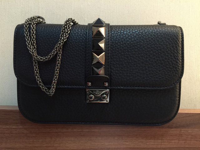 valentino-lock-bag-black