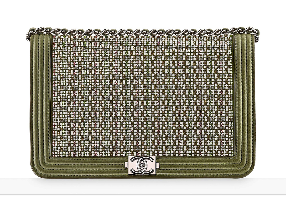 chanel-boy-wallet-on-chain-khaki-2600