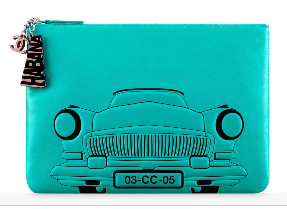 chanel-car-pouch-turquoise-925