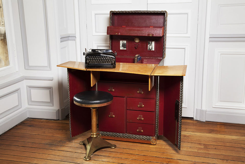 sir-arthur-conan-doyle-portable-writers-trunk