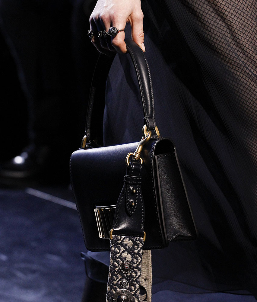 Dior's Fall 2017 Runway Bags Were All Black or Navy Blue - PurseBlog