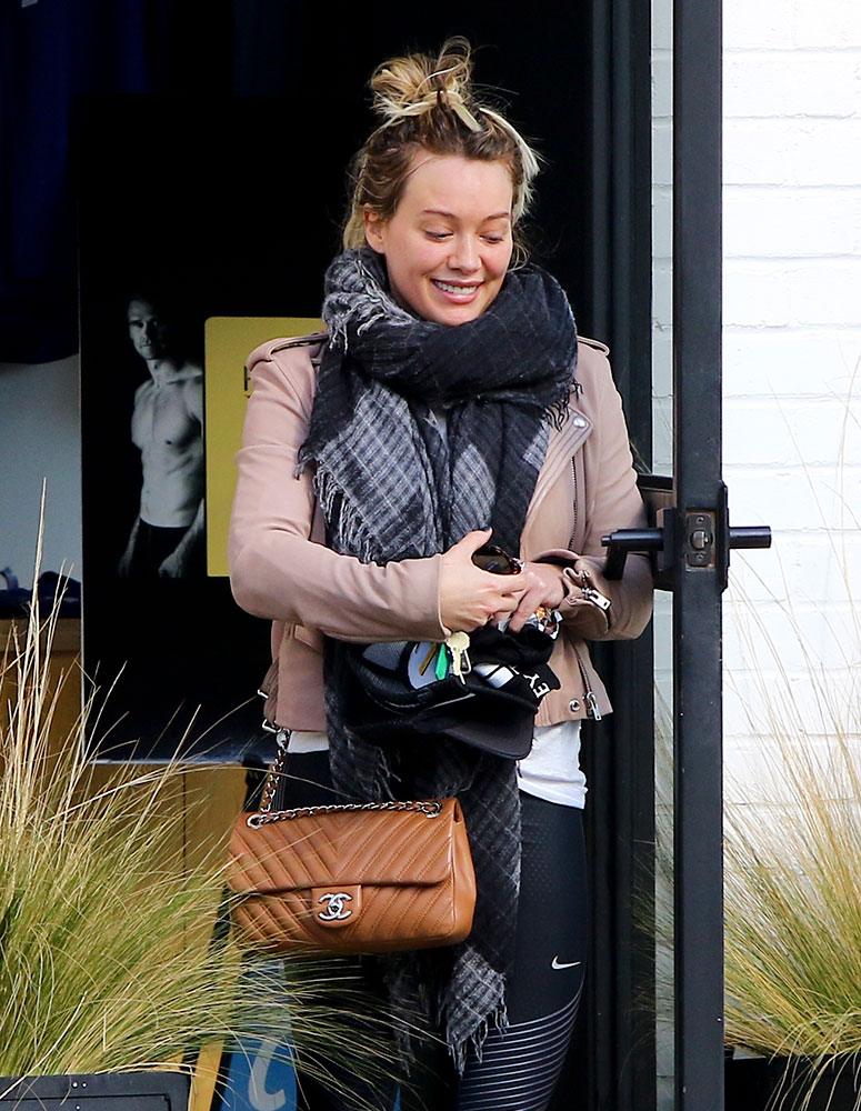 Style a Bottega Veneta crossbody bag like Hilary Duff