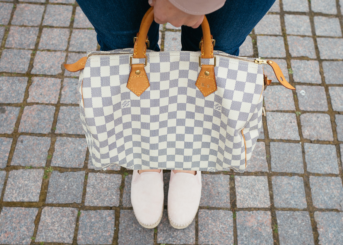 What's in my purse + Louis Vuitton Speedy Bandouliere 30 review