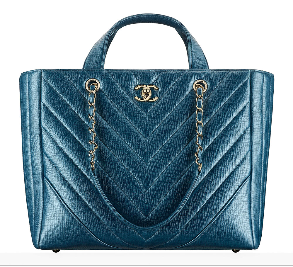 Check Out 60 Of Chanel S Never Before Seen Pre Collection Fall 2017 Chanel Large Ping Bag