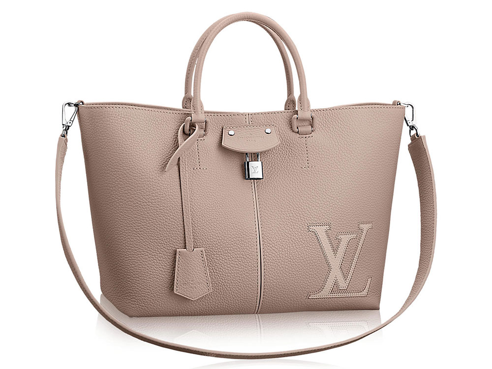 The New Louis Vuitton Pernelle Tote is Great for Big Bag Lovers and Frequent Travelers Alike ...