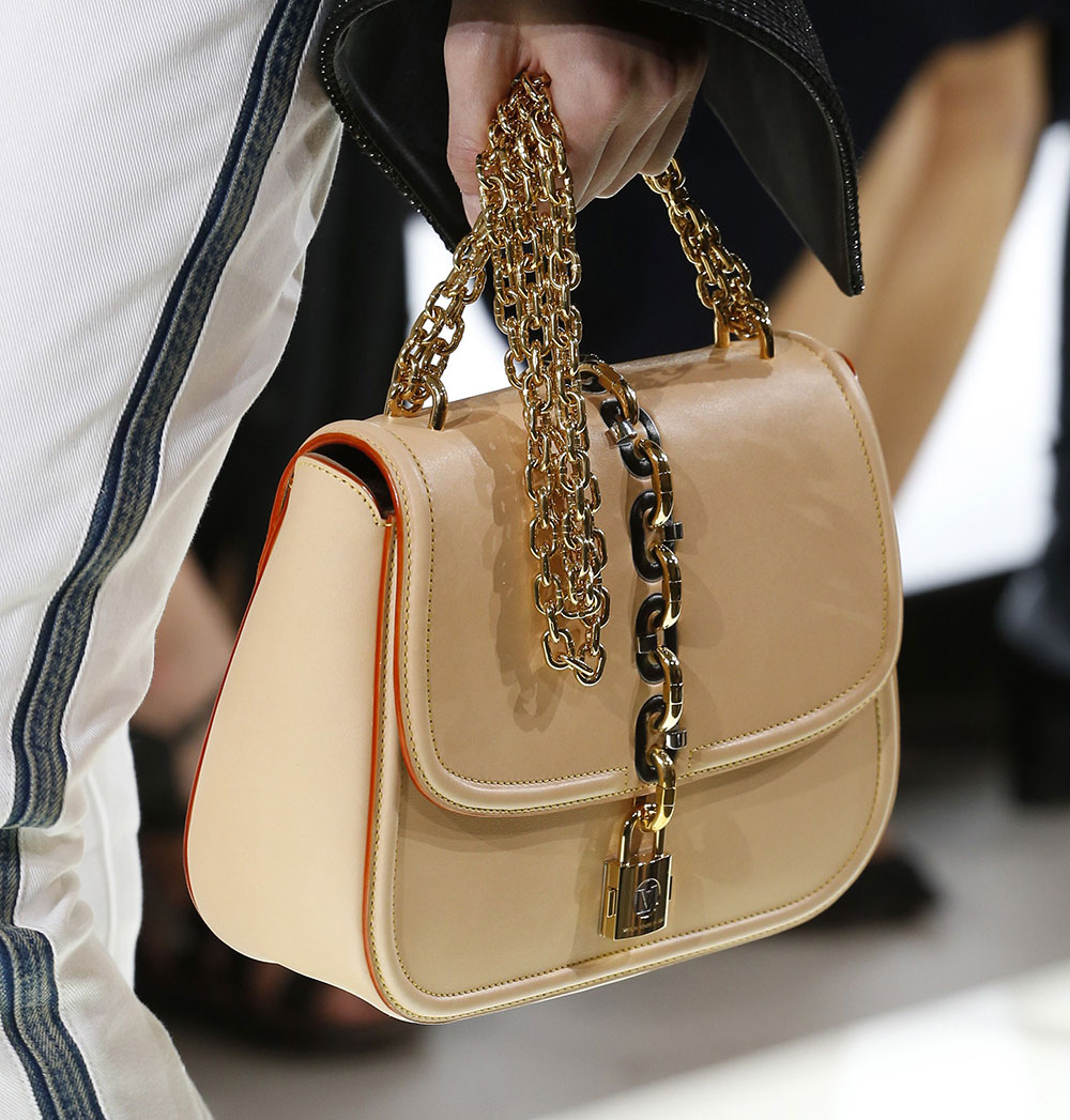 Louis Vuitton’s Spring 2018 Runway Bags Went in an Angular, Minimal ...